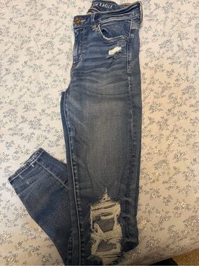 American Eagle Outfitters Women’s Distressed Blue Skinny Jeans